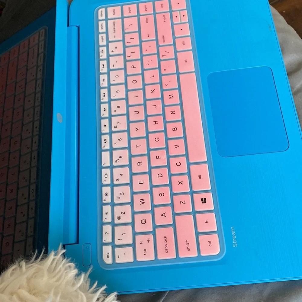 Hp laptop does work super super cheap must buy now please to help donate.